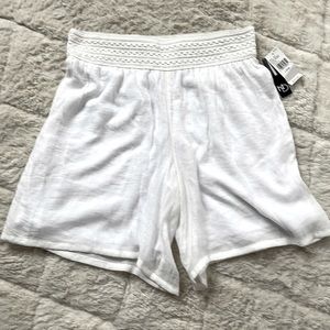 Large white lined women’s shorts
